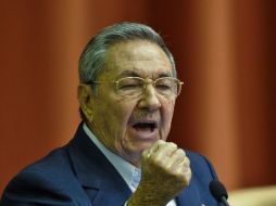 El presidente de Cuba, Raúl Castro, pronuncia un discurso sobre las reformas económicas en el Parlamento. AFP  /