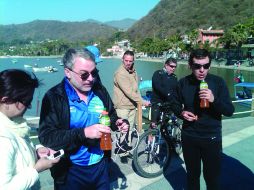 Emilio González y Miguel Castro, en su llegada a Chapala. T. VILLASEÑOR  /