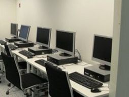 Algunas páginas web cerrarán este domingo por 12 horas  AFP  /