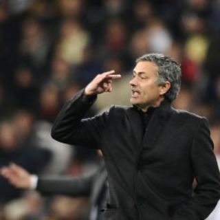 Mourinho responde a Benítez