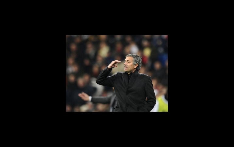 José Mourinho respondió a las críticas de Benítez donde se le respnsabilizaba de las lesiones de jugadores del Inter de Milán. AFP  /