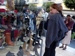 El crédito que dan las tiendas ha permitido el repunte de la industria del vestido. ESPECIAL  /