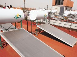 Cambiar el calentador de gas por uno solar representa un ahorro de energia y dinero a largo plazo. EL UNIVERSAL  /