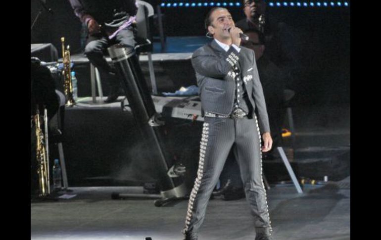 El cantante mexicano ocupa el primer sitio de Monitor Latin. ARCHIVO  /