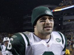 Mark Sánchez presentó molestías en el hombro derecho y se sometió a resonancia. AP  /