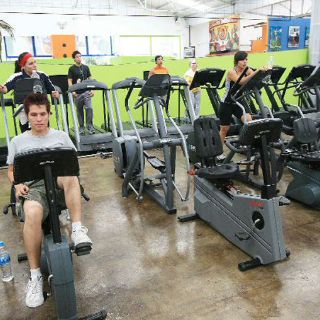 Aconsejan cómo mantenerse en forma en Navidad