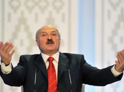 El mandatario bielorruso, Alexandr Lukashenko, dice a sus contrincantes que “tendrán que lidiar con él”. REUTERS  /