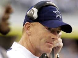 Jason Garrett, entrenador de los Vaqueros, se la jugará con Kitna el resto del 2010. AP  /
