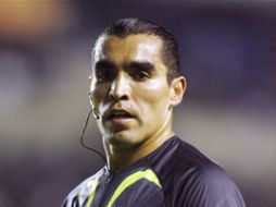 El proyecto de utilizar a un quinto y sexto árbitro en los partidos del Torneo Clausura 2011 del futbol mexicano se pospuso. ESPECIAL  /