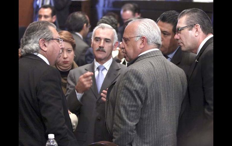 Francisco Rojas, Ramón Martel y Carlos Pérez Cuevas, del PRI; y Francisco Orduño y Alejandro Zapata, del PAN. EL UNIVERSAL  /
