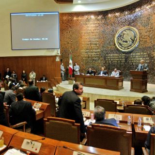 No hay irregularidad en que el Presupuesto se discuta en 2011