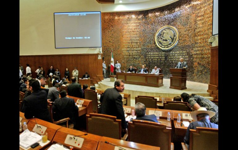 De acuerdo a la Ley Orgánica los asuntos turnados a comisión tienen un plazo de resolución de 60 días. ARCHIVO  /