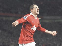 Javier Hernández celebra una de sus anotaciones con el Manchester United. MEXSPORT  /