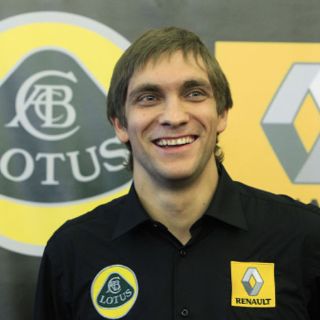 Petrov seguirá con Renault