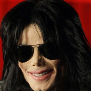 Juez decidirá sobre pruebas a jeringas de Michael Jackson