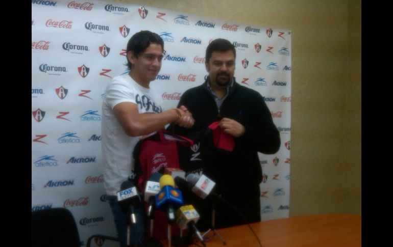 El jugador aseguró que el y su familia se encuentran emocionados por su fichaje con el conjunto rojinegro. EL INFORMADOR  /