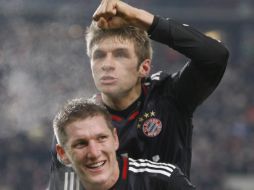 Los jugadores del Bayern Munich festejaron su victoria ante el Sttugart. AP  /