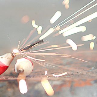 Alertan de quemaduras graves en niños por juegos pirotécnicos