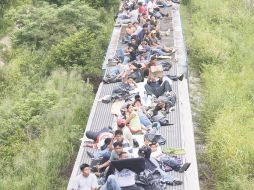 Decenas de inmigrantes centroamericanos arriesgan sus vidas a diario por conseguir ''el sueño americano''. EFE  /