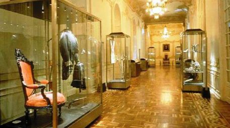 Año tras año visitantes nacionales y extranjeros se dan cita al Castillo para apreciar el acervo son el que cuenta. ESPECIAL  /