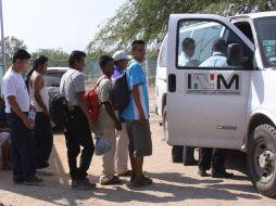 Aspecto de los migrantes testigos del secuestro de cincuenta personas. ARCHIVO  /