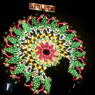 Las luces navideñas se convierten en arte en San Fernando, Filipinas