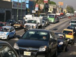 Aspecto del tránsito de automotores en el cruce del Eje 4 Sur y Río Churubusco,en la delegación Iztacalco. ARCHIVO NTX  /