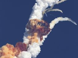 Aspecto del accidente que sufrió un cohete indio que llevaba un satélite de comunicaciones. AFP  /