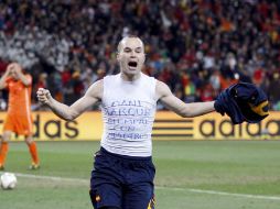 Andrés Iniesta ya empezó su curso de entranador y estudia educación física. REUTERS  /