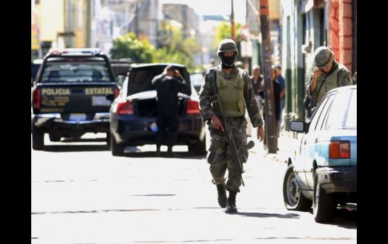 La Sedena corre el riesgo de perder su prestigio público si se alarga su participación en la campaña antinarcóticos, afirmaron. ARCHIVO  /