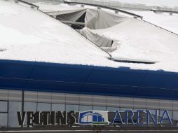 Imagen del daño en el techo de la Veltins Arena en Gelsenkirchen. REUTERS  /