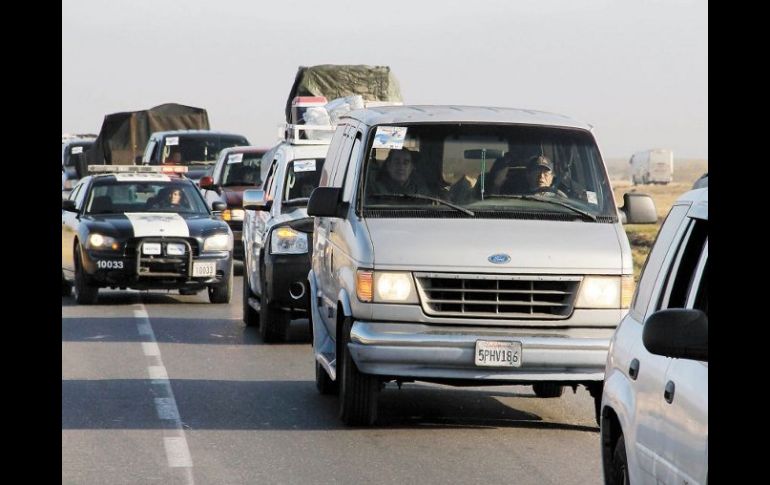 Paisanos de Querétaro salen de Laredo, Texas, hacia Sierra Gorda, México. SUN  /