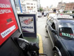 La crisis energética, entre otras malas decisiones, generan inflación en Venezuela. Uno de los resultados: aumento de combustible.EFE  /