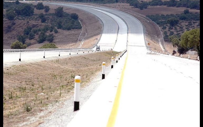 Más de la tercera parte del presupuesto total neto, será destinado para carreteras, camino, puentes, etc. ARCHIVO  /
