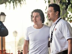 Antes de volver a La Coruña, Andrés Guardado (centro) acudió a las instalaciones rojinegras. MEXSPORT  /