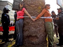 Protesta en la colonia Narvarte, en la Ciudad de México, contra la construcción de un parador del Metrobús. EL UNIVERSAL  /