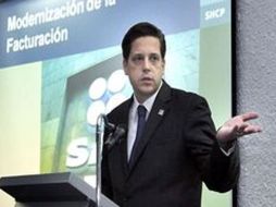 Alfredo Gutiérrez Ortiz Mena, jefe del SAT, apuntó que la factura electrónica generará mayor seguridad jurídica. ARCHIVO  /
