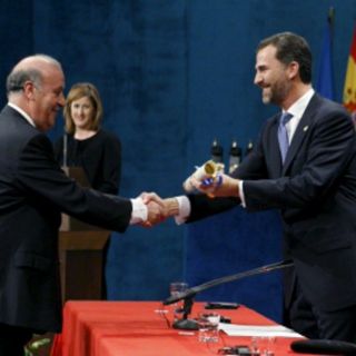 España brinda ilusiones con donativo