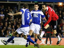 El búlgaro Berbatov anotó para los Reds. REUTERS  /