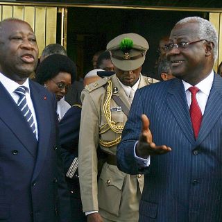 Emisarios de África Occidental se reúnen con Gbagbo y Ouattara