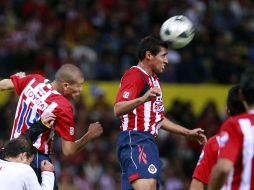 Chivas ganó a los Leones Negros 1-0 en el primer partido del cuadrangular conmemorativo del Estadio Jalisco. E. PACHECO  /