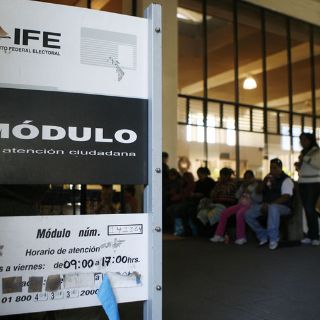 Saturan módulos del IFE para cambiar credencial