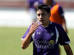 El jugador de Estudiantes Tecos, Rubens Sambueza lamenta su mal comportamiento en el partido del cuadrangular tapatío. MEXSPORT  /