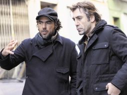 Alejandro González Iñárritu y Javier Bardem, durante el rodaje de Biutiful en las calles de Barcelona.AP  /