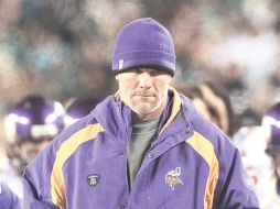Brett Favre fue multado por no cooperar de forma adecuada en las investigaciones que hizo la NFL. GETTY IMAGES SPORT  /