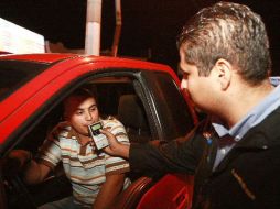 En total se han aplicado 126 alcoholimetrías durante el operativo radar-alcoholímetro, por choque o infracción. A. CAMACHO  /