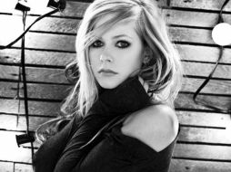 Lavigne lanzará a la venta el disco Goodbye lullaby en marzo. ESPECIAL  /
