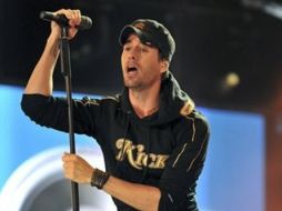 El cantante aparece como un protagonista seductor que se muestra irresistible ante mujeres. AP  /