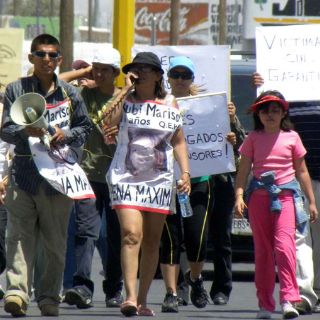 Migración de EU retiene a hijo de activista asesinada