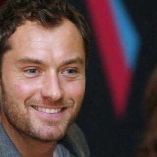 Sienna Miller y Jude Law se instalan en Londres